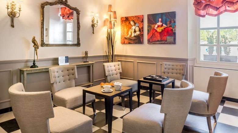 <b>Best Western Plus Hotel Villa D'Est Lobby</b>. Images powered by <a href="https://iceportal.shijigroup.com/" title="IcePortal" target="_blank">IcePortal</a>.