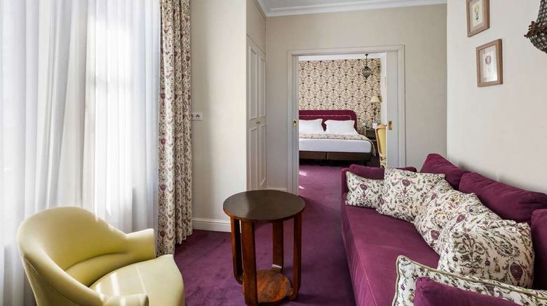 <b>Best Western Plus Hotel Villa D'Est Suite</b>. Images powered by <a href="https://iceportal.shijigroup.com/" title="IcePortal" target="_blank">IcePortal</a>.