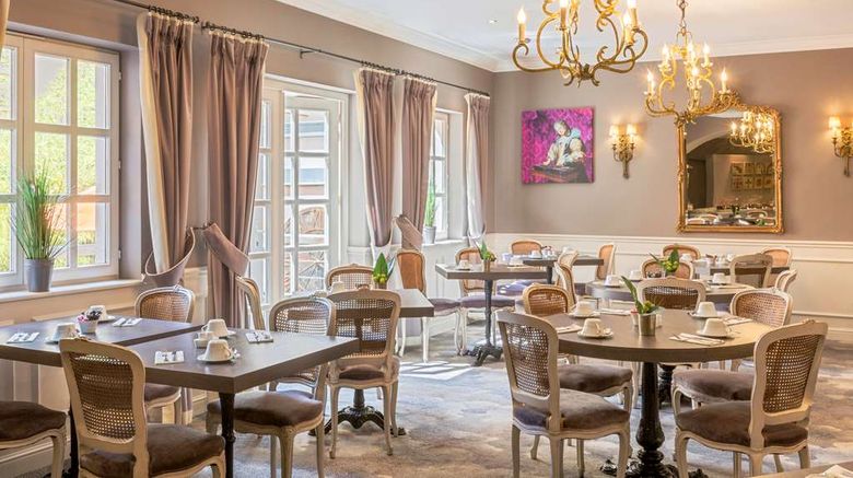 <b>Best Western Plus Hotel Villa D'Est Restaurant</b>. Images powered by <a href="https://iceportal.shijigroup.com/" title="IcePortal" target="_blank">IcePortal</a>.