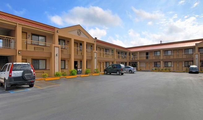 America's Best Value Inn Kingsville Exterior
