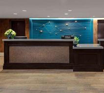 Doubletree Hotel Burlington & Conf Ctr Lobby