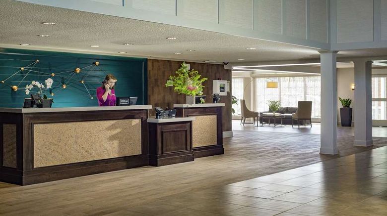 <b>Doubletree Hotel Burlington & Conf Ctr Lobby</b>. Images powered by <a href="https://iceportal.shijigroup.com/" title="IcePortal" target="_blank">IcePortal</a>.