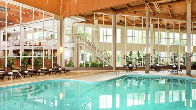 Doubletree Hotel Burlington & Conf Ctr Pool