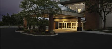 Doubletree Hotel Burlington & Conf Ctr Exterior