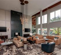 Doubletree Hotel Burlington & Conf Ctr Lobby