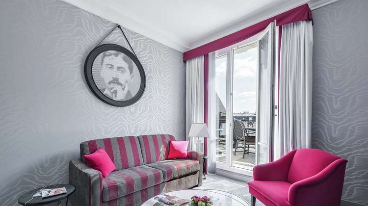 Maison Astor Paris, Curio Collection Room