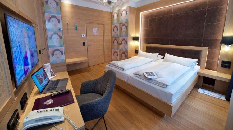 Torbraeu Hotel Room