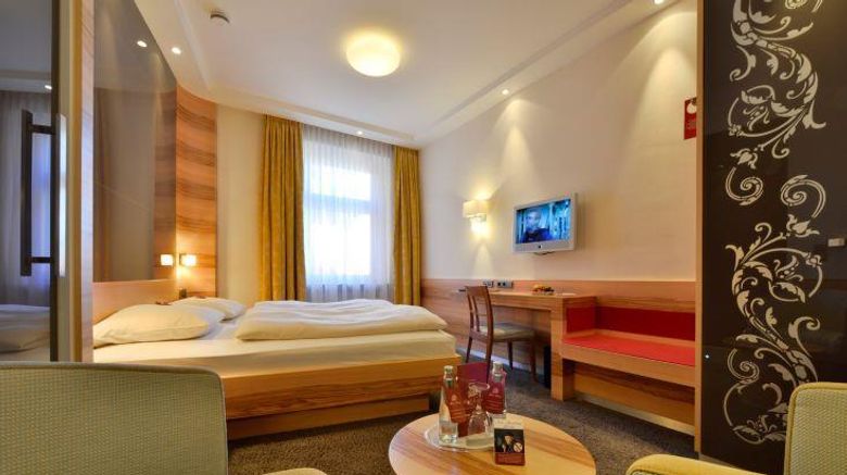 <b>Torbraeu Hotel Room</b>. Images powered by <a href="https://iceportal.shijigroup.com/" title="IcePortal" target="_blank">IcePortal</a>.