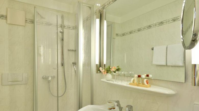 <b>Torbraeu Hotel Room</b>. Images powered by <a href="https://iceportal.shijigroup.com/" title="IcePortal" target="_blank">IcePortal</a>.