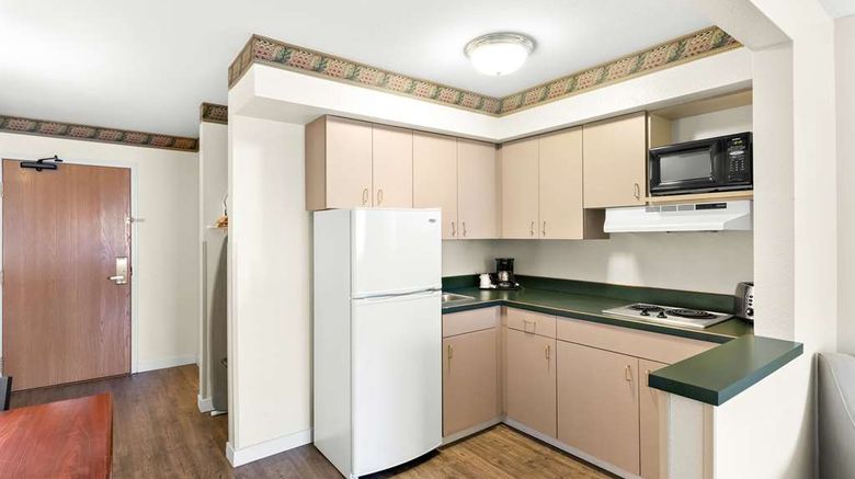<b>GuestHouse Inn and Suites Kelso Suite</b>. Images powered by <a href="https://iceportal.shijigroup.com/" title="IcePortal" target="_blank">IcePortal</a>.