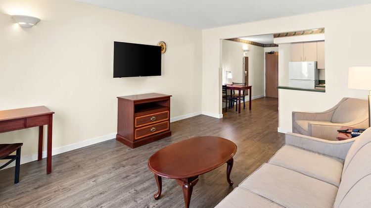 GuestHouse Inn and Suites Kelso Suite