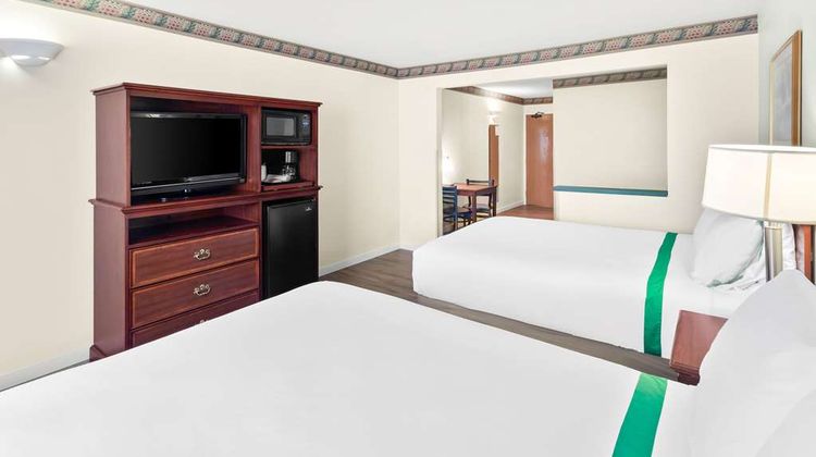GuestHouse Inn and Suites Kelso Room