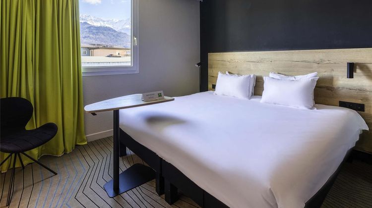 Ibis Styles Grenoble Crolles Room