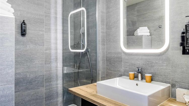 Ibis Styles Grenoble Crolles Room