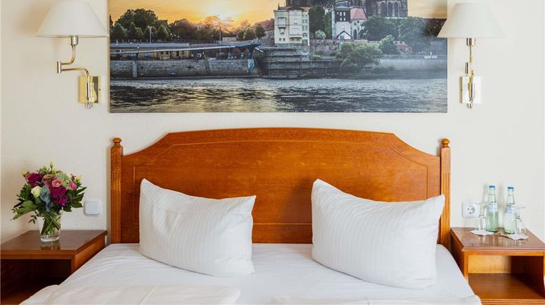 <b>Mercure Plaza Hotel Magdeburg Room</b>. Images powered by <a href="https://iceportal.shijigroup.com/" title="IcePortal" target="_blank">IcePortal</a>.