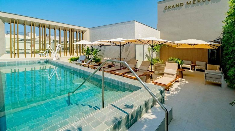 <b>Grand Mercure Rio de Janeiro Copacabana Pool</b>. Images powered by <a href="https://iceportal.shijigroup.com/" title="IcePortal" target="_blank">IcePortal</a>.