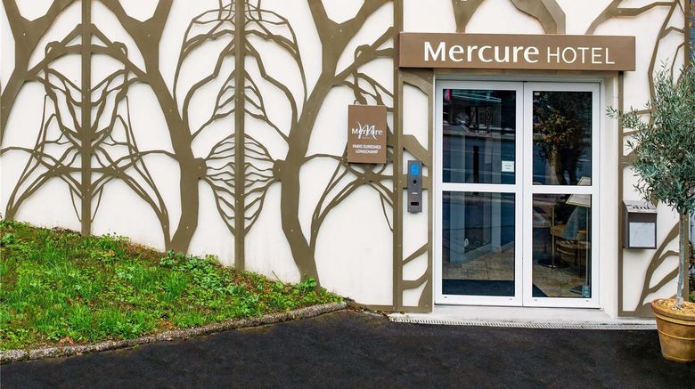 <b>Mercure Paris Suresnes Longchamp Exterior</b>. Images powered by <a href="https://iceportal.shijigroup.com/" title="IcePortal" target="_blank">IcePortal</a>.