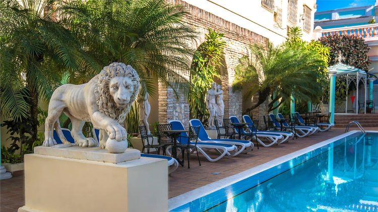 Hotel La Union Pool