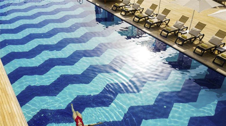<b>Rixos Premium Dubrovnik Pool</b>. Images powered by <a href="https://iceportal.shijigroup.com/" title="IcePortal" target="_blank">IcePortal</a>.