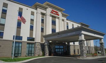 Hampton Inn & Suites Forest City