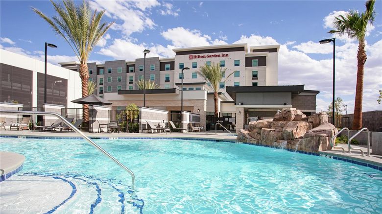<b>Hilton Garden Inn Las Vegas City Ctr Pool</b>. Images powered by <a href="https://iceportal.shijigroup.com/" title="IcePortal" target="_blank">IcePortal</a>.