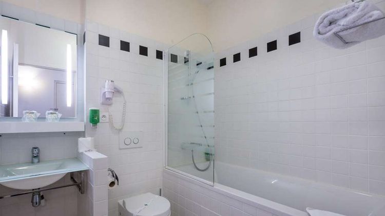 Hotel Raymond 4 Toulouse Room