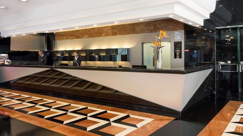 <b>Sana Metropolitan Hotel Lobby</b>. Images powered by <a href="https://iceportal.shijigroup.com/" title="IcePortal" target="_blank">IcePortal</a>.