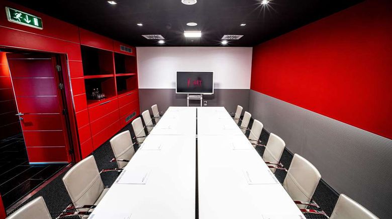 <b>Best Western Plus Net Tower Hotel Padova Meeting</b>. Images powered by <a href="https://iceportal.shijigroup.com/" title="IcePortal" target="_blank">IcePortal</a>.