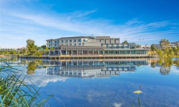 Best Western Plus North Lakes Hotel