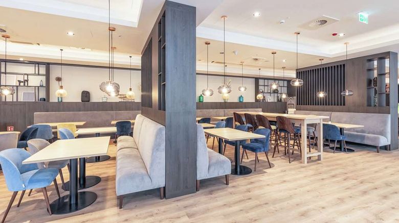 <b>Hampton by Hilton Oswiecim Lobby</b>. Images powered by <a href="https://iceportal.shijigroup.com/" title="IcePortal" target="_blank">IcePortal</a>.