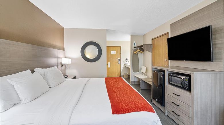 <b>SureStay Hotel by Best Western Kearney Room</b>. Images powered by <a href="https://iceportal.shijigroup.com/" title="IcePortal" target="_blank">IcePortal</a>.
