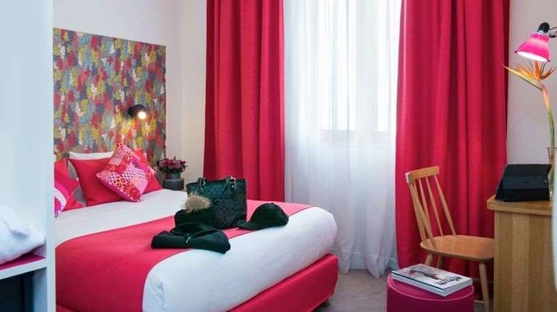 <b>Hotel La Villa Boheme Paris Room</b>. Images powered by <a href="https://iceportal.shijigroup.com/" title="IcePortal" target="_blank">IcePortal</a>.