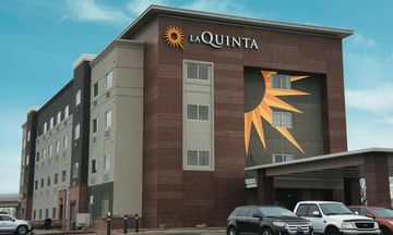 La Quinta Inn & Suites Wichita Airport
