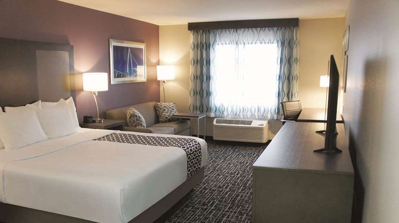 <b>La Quinta Inn & Suites Wichita Airport Room</b>. Images powered by <a href="https://iceportal.shijigroup.com/" title="IcePortal" target="_blank">IcePortal</a>.