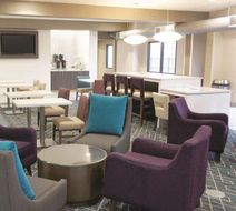 La Quinta Inn & Suites Wichita Airport Lobby