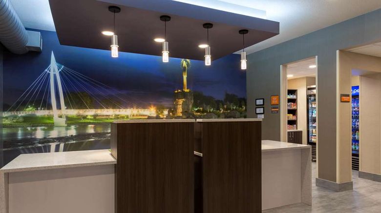 <b>La Quinta Inn & Suites Wichita Airport Lobby</b>. Images powered by <a href="https://iceportal.shijigroup.com/" title="IcePortal" target="_blank">IcePortal</a>.