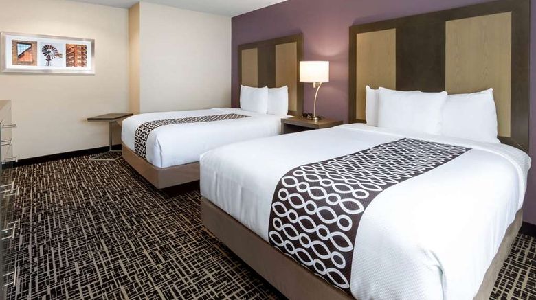 <b>La Quinta Inn & Suites Wichita Airport Suite</b>. Images powered by <a href="https://iceportal.shijigroup.com/" title="IcePortal" target="_blank">IcePortal</a>.