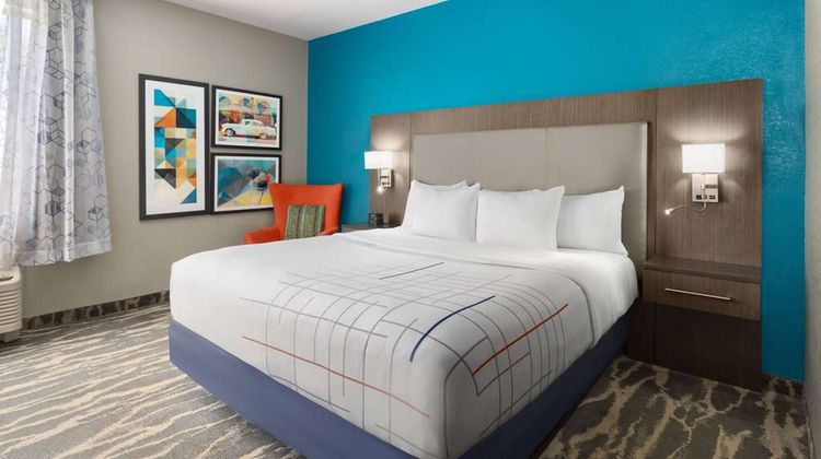 La Quinta Inn & Suites Kokomo Suite