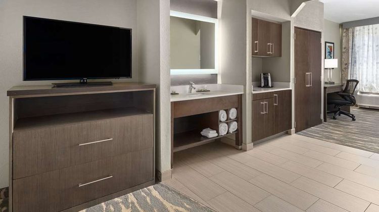 La Quinta Inn & Suites Kokomo Suite