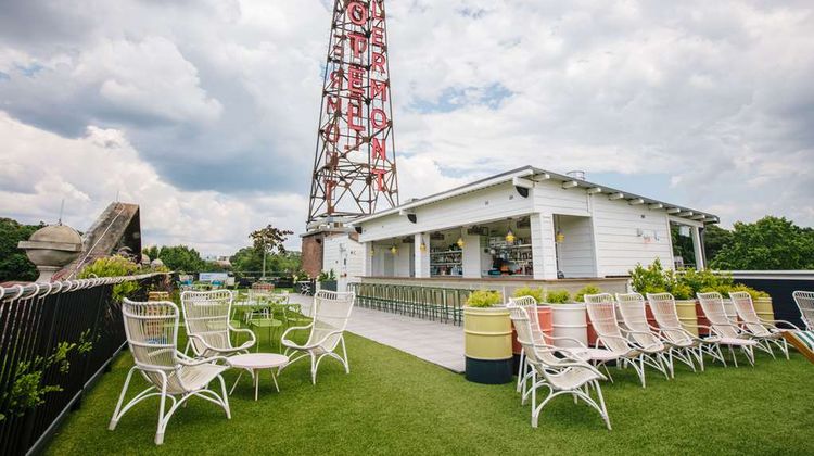 Hotel Clermont Exterior