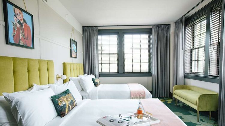 Hotel Clermont Room