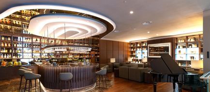 SANA Malhoa Hotel Lobby