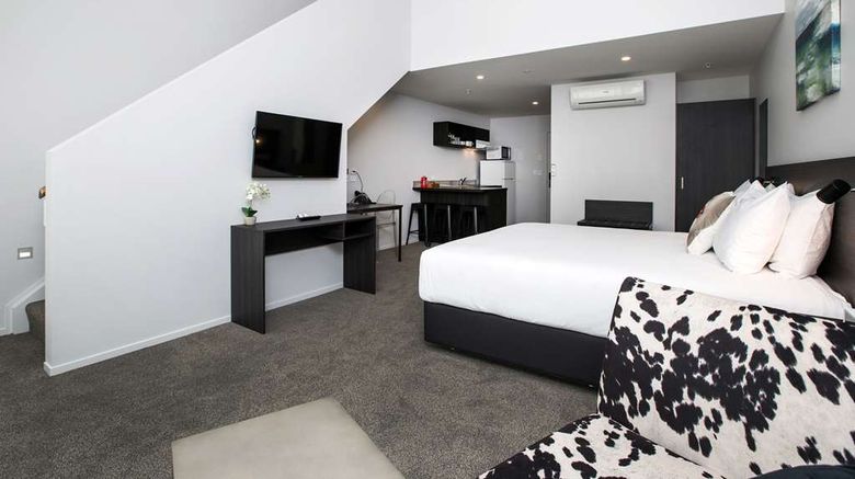 <b>The Metrotel Motel Room</b>. Images powered by <a href="https://iceportal.shijigroup.com/" title="IcePortal" target="_blank">IcePortal</a>.