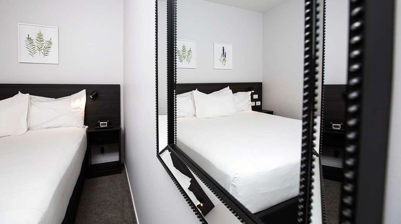 <b>The Metrotel Motel Room</b>. Images powered by <a href="https://iceportal.shijigroup.com/" title="IcePortal" target="_blank">IcePortal</a>.