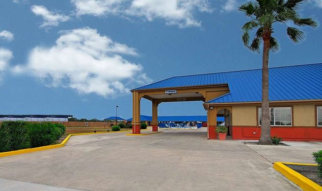 America's Best Value Inn Sinton Exterior