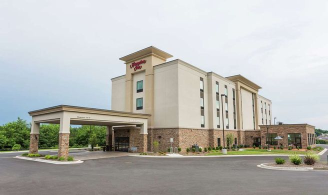 Hampton Inn Cumberland Exterior