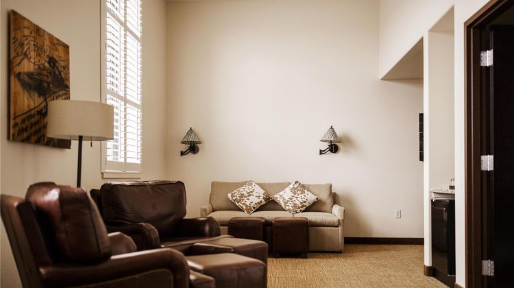 Tailwater Lodge, Tapestry Collection Room