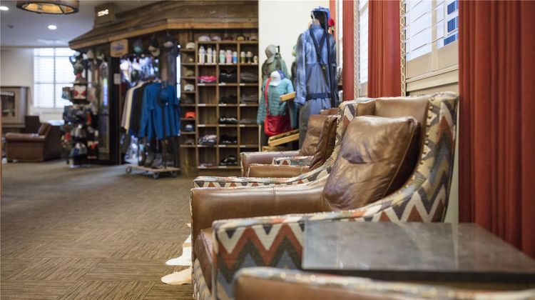 Tailwater Lodge, Tapestry Collection Lobby
