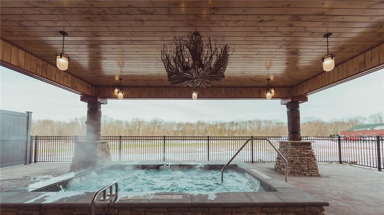 Tailwater Lodge, Tapestry Collection Spa