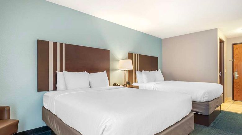 <b>Best Western Saint Clairsville Room</b>. Images powered by <a href="https://iceportal.shijigroup.com/" title="IcePortal" target="_blank">IcePortal</a>.